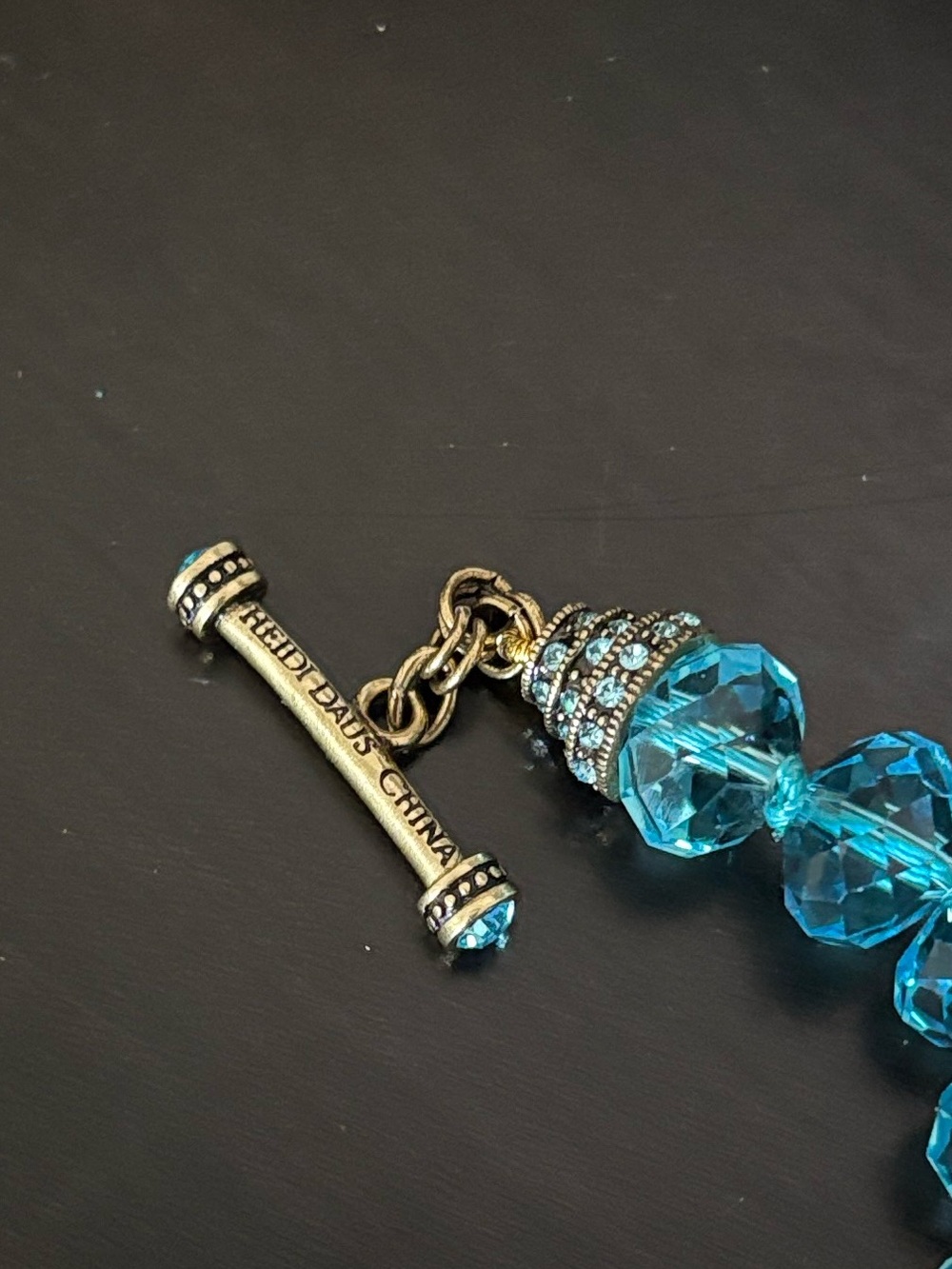 NWT Heidi Daus Translucent Turquoise Faceted Bead Toggle Vintage Bracelet - Picture 5 of 12